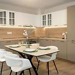 아파트 Casa Novara - Relax & Enjoy In By Flat Mаnаger 바르나